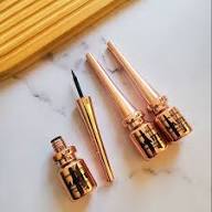 خط چشم ماژیکی لورا بیوتی